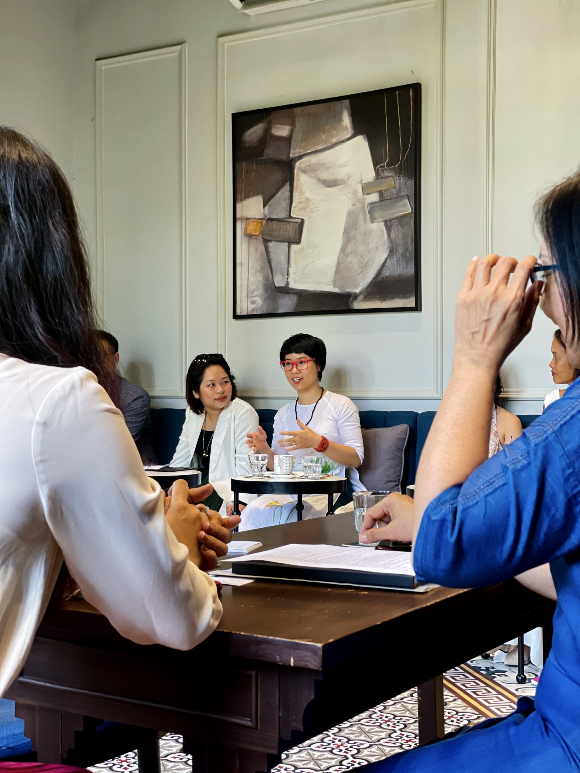 YOURE Talk 1 - Women Unlimited - Speaker Trà My