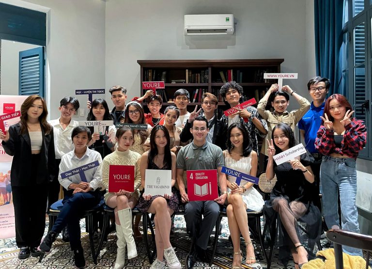 Banner sự kiện YourE Talk Những người trẻ lang thang