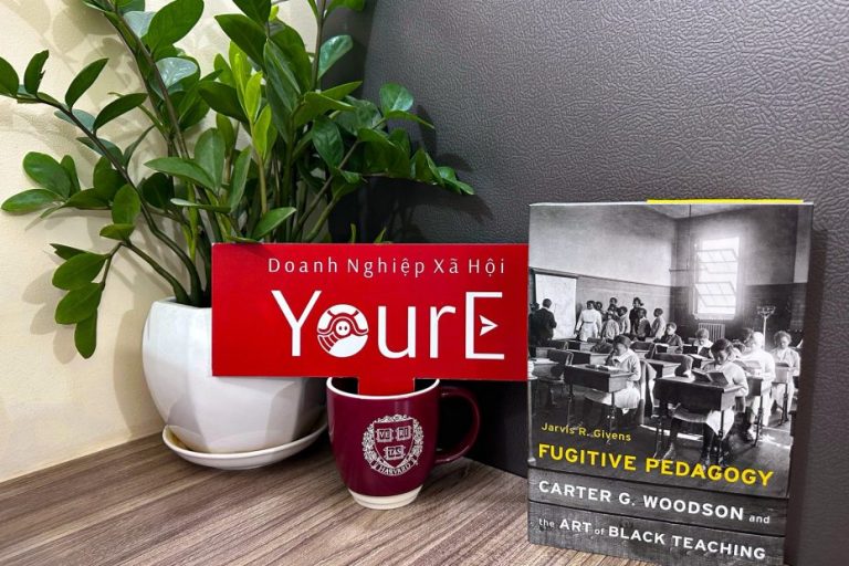 Books That Empower Educators | Cuốn #19 – Fugitive Pedagogy: Carter G. Woodson and the Art of Black Teaching